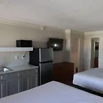 Super 8 By Wyndham Austin South I-35