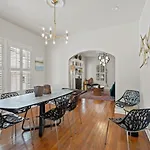 Vibrant, Quirky Home With Hot Tub Near S Congress