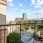 West Campus Oasis 2 Apts Accommodating 14 Guests