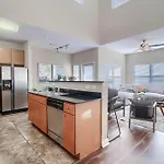 Austin 4Br Loft Townhome Near West Campus