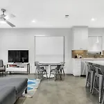 Rooftop Roost At Atx Downtown W/ Views - 8 Beds