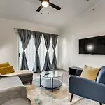 Luxury 1Bedroom Apt With Pool