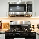 Downtown Austin Suite Retreat
