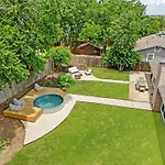 Austin Oasis Zilker, Downtown, Pool, 3 Bedroom