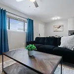 Mins 2 Dwntown - Private Stay - Nestled Austin Pad