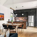 South 1St St Hideaway - 2 Bedroom - Dt Atx