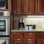 3 Kings With Theater, Gameroom And Bbq Just 7 Mins From Marina