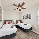 Cozy 8Br Family Home With Backyard