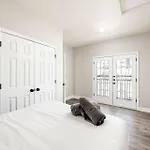 Cozy 8Br Family Home With Backyard
