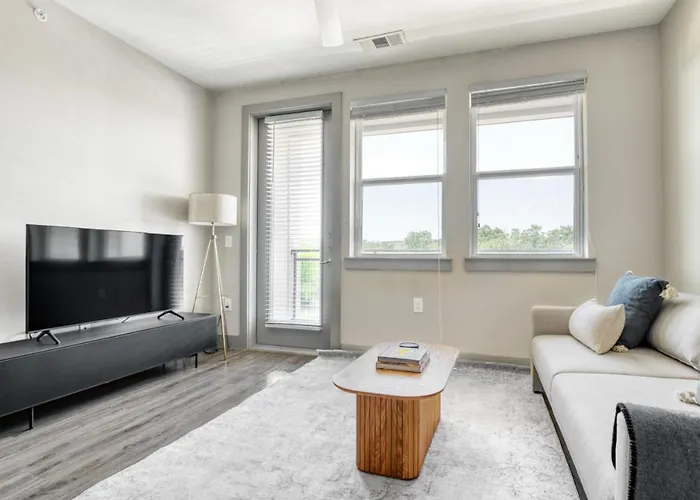 Riverside 2Br W Pool Gym Wd Nr Airport Atx-79