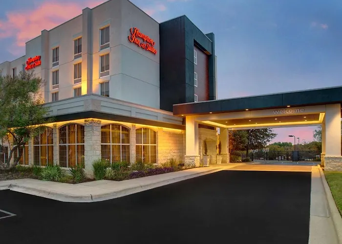 Hampton Inn & Suites-Austin Airport