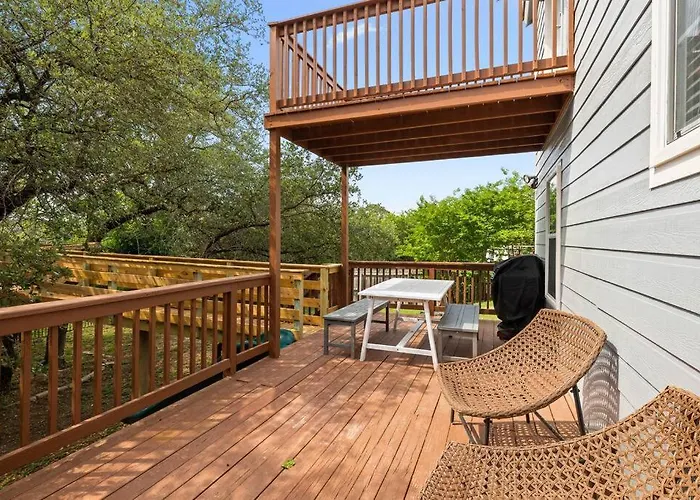 Zen Austin Home With A Cozy Tree House