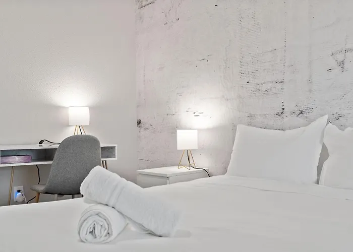 Chic Urban Retreat North Lamar
