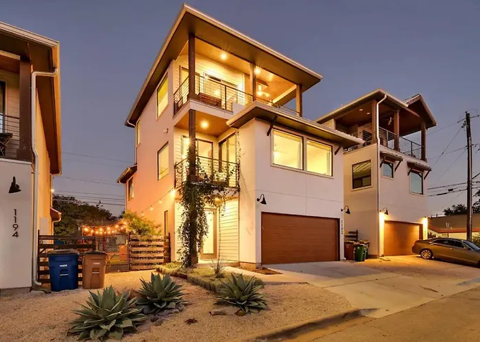 Austin Downtown Dream Escape With Views - Sleeps 12