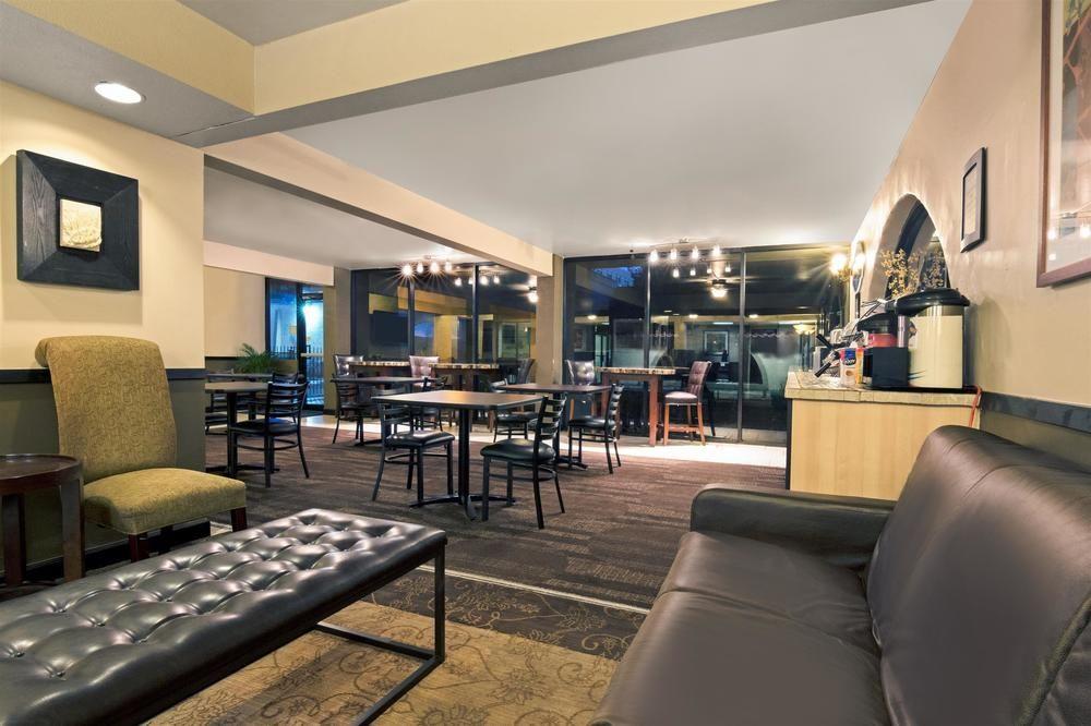 Hotel Ramada By Wyndham South Austin