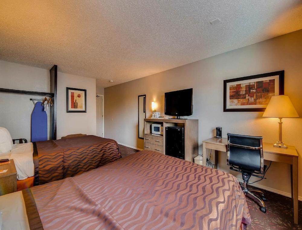 Orangewood And Midtown Hotel