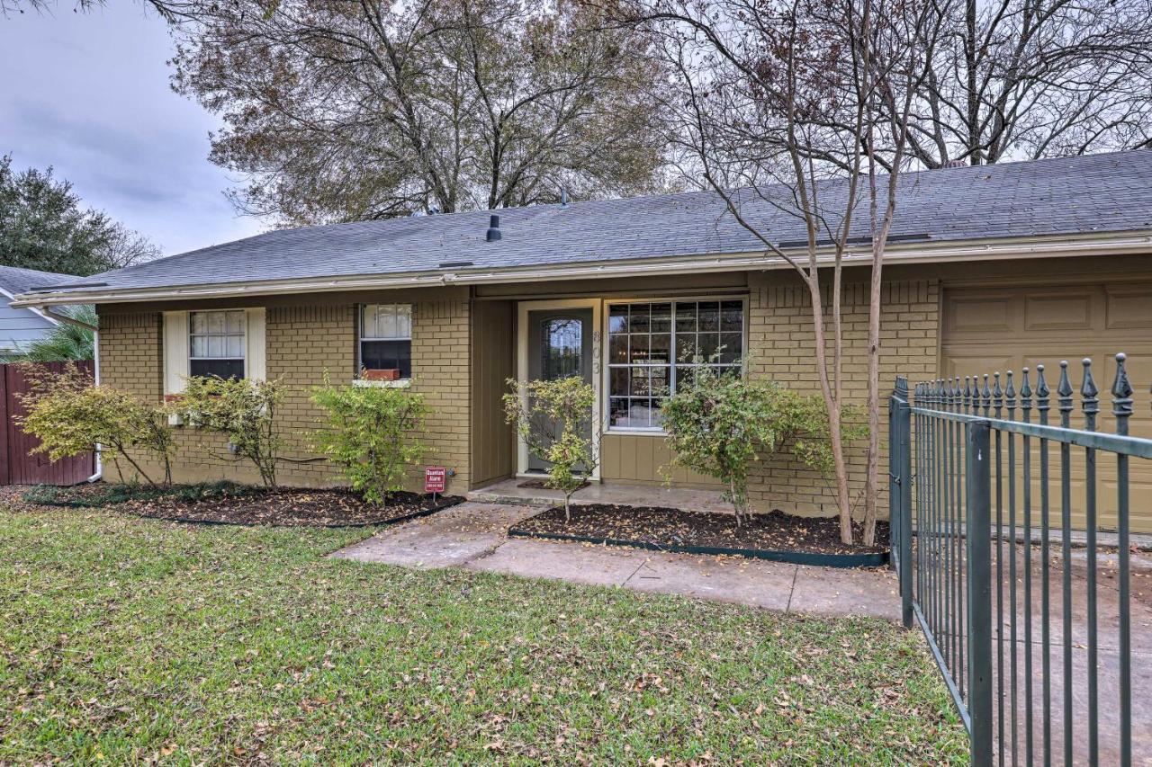 Renovated Private Yard, Near Hotspots Holiday home