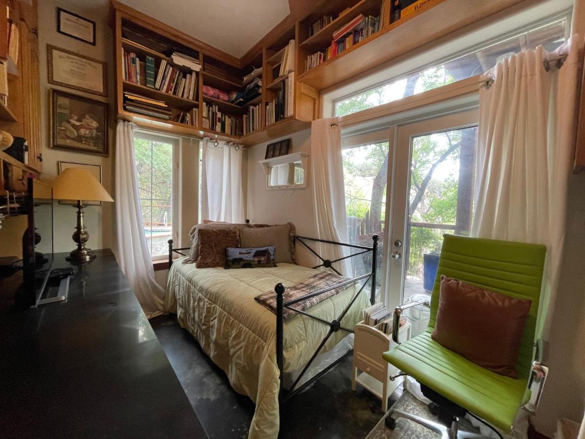The Rivery Retreat, Choose From Luxury Or In Hill Country