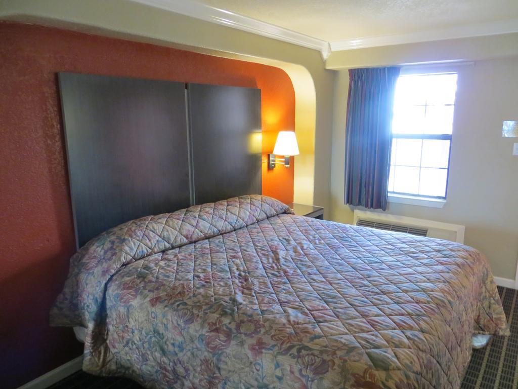 Motel Economy Austin