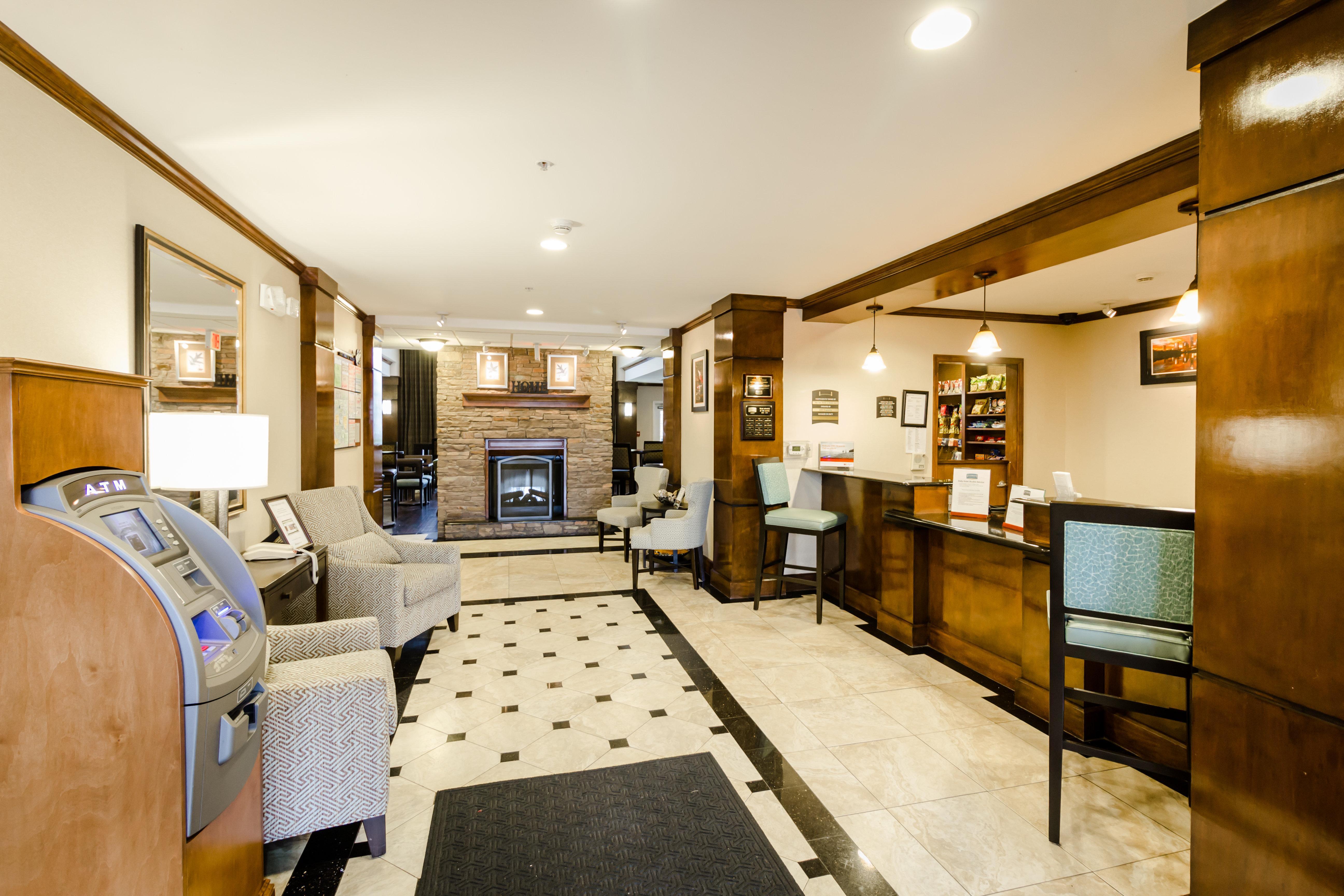 Hotel Staybridge Airport By Ihg 3*