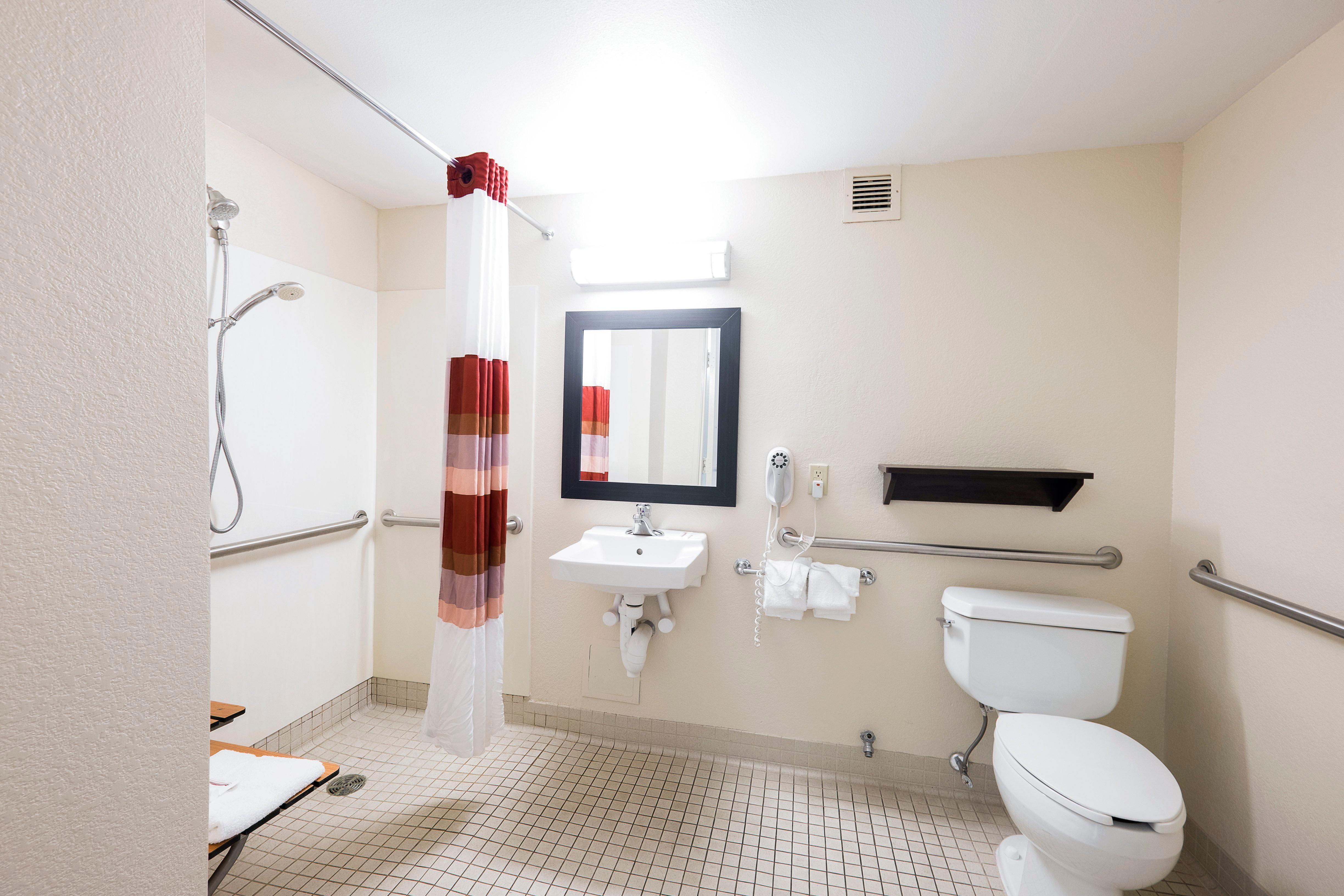Hotel Red Roof Plus+ South 3*