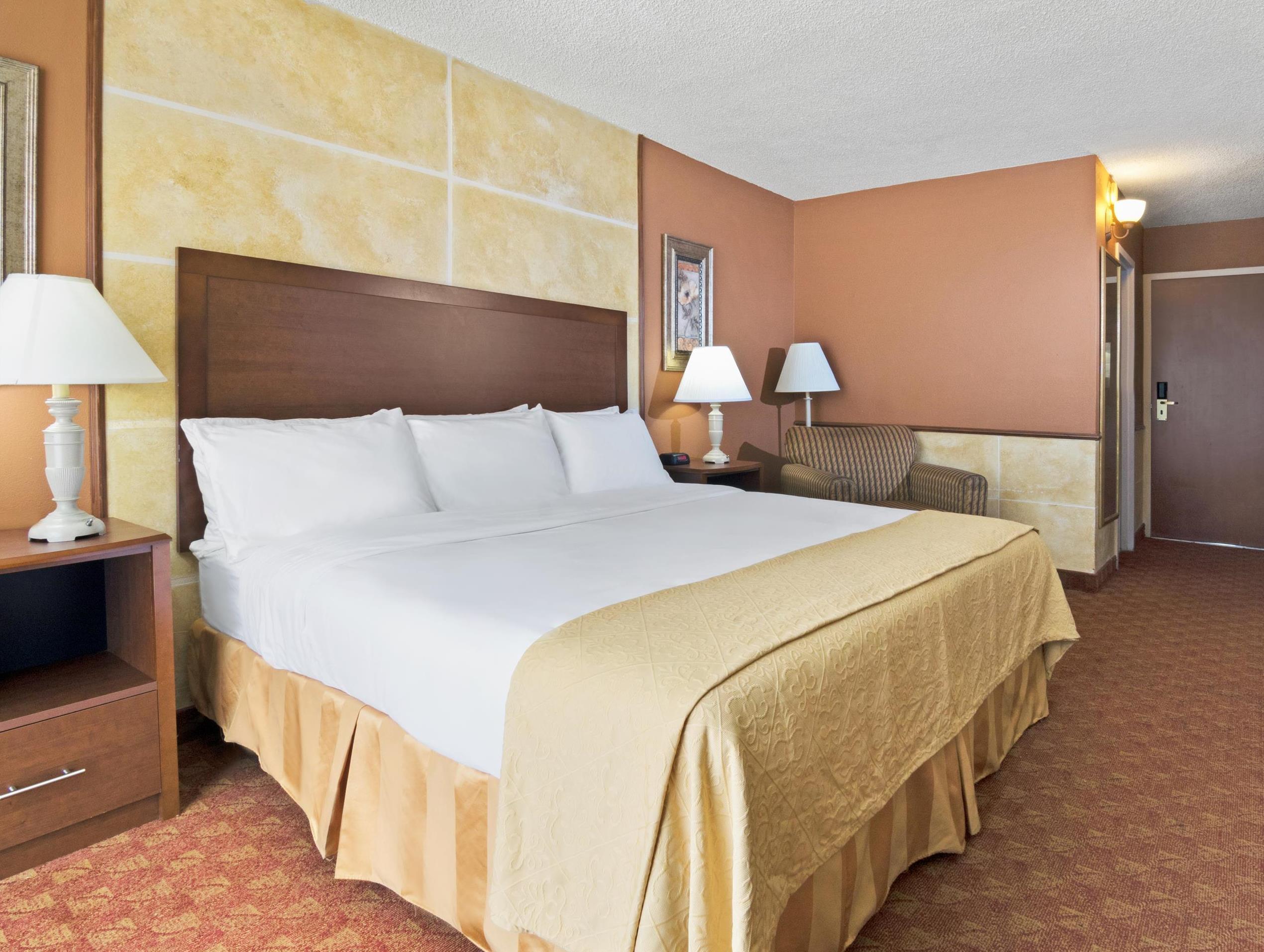 Hotel Ramada By Wyndham South 4*
