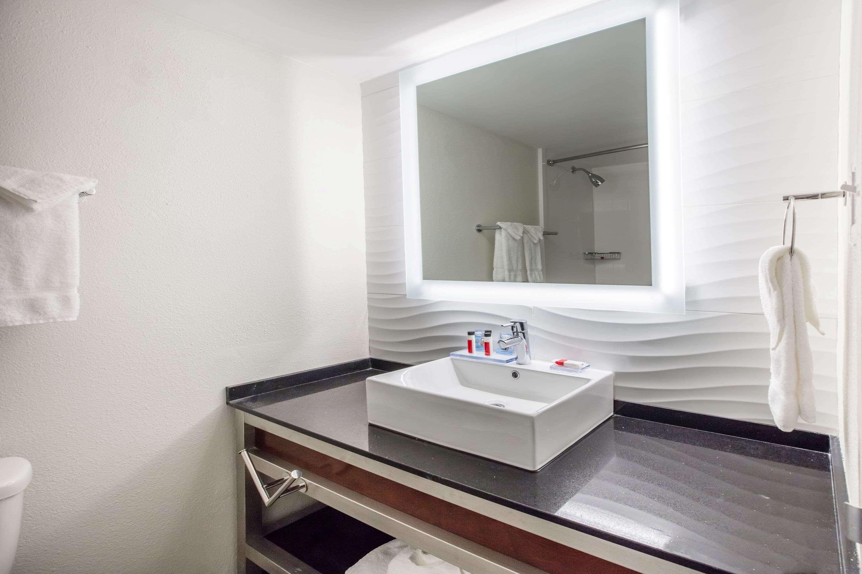 Ramada By Wyndham South Hotel Austin