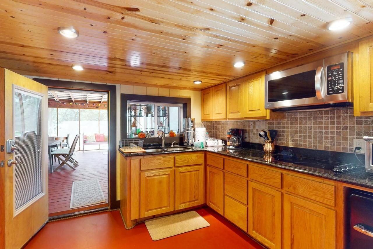 Cabin-style Book House & Writing Barn Holiday home *