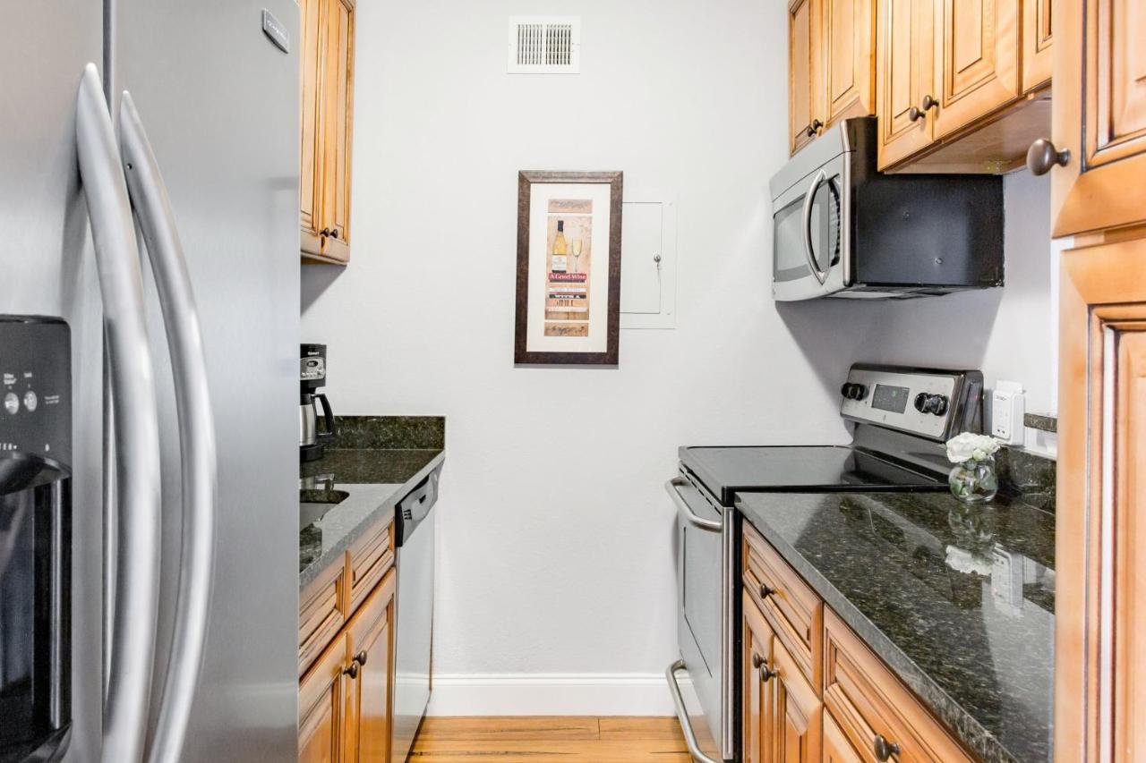 Apartment 1700 Nueces Street *