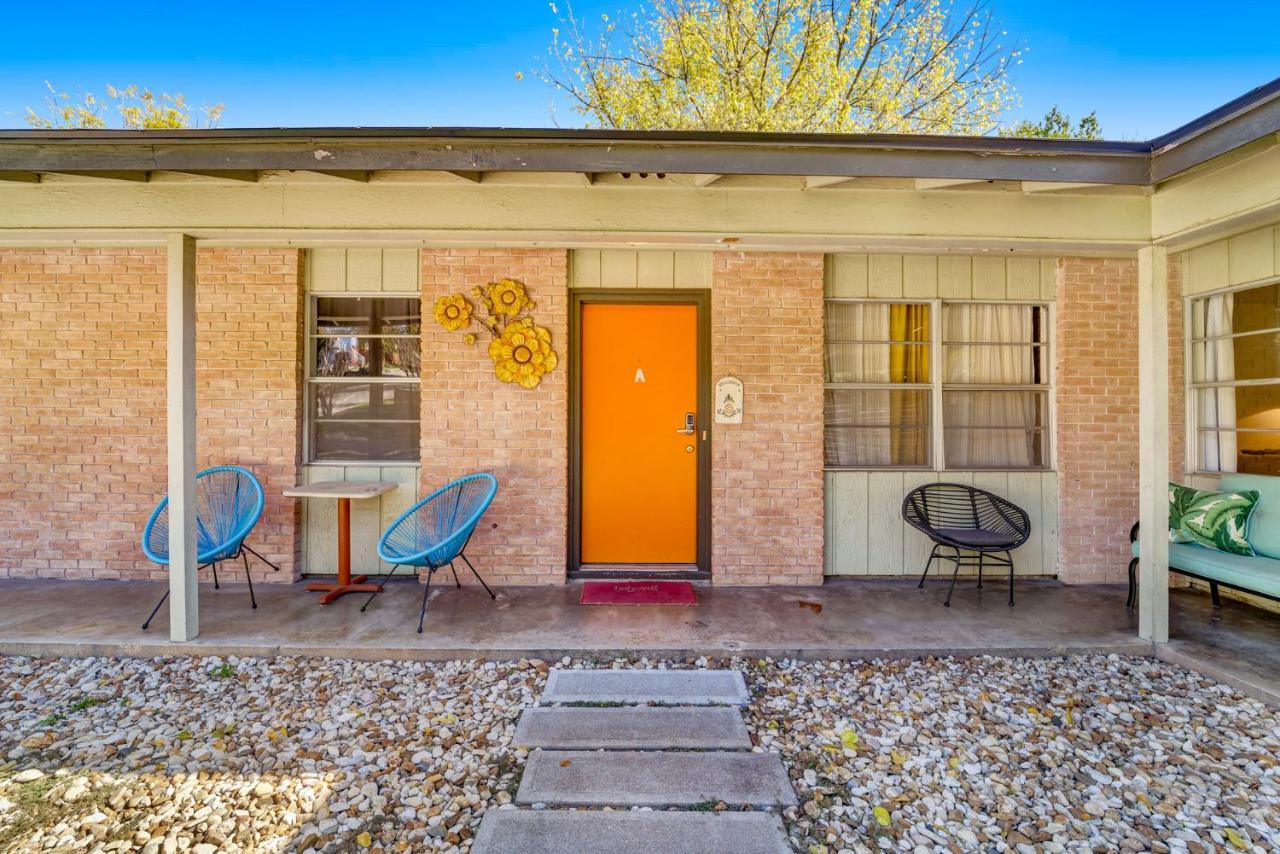 Pet-friendly Duplex, Big Shared Yard In Charming Historic Travis Heights! Austin