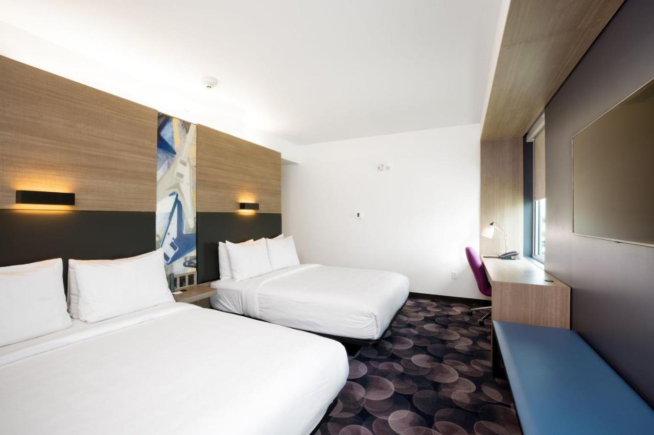 Aloft Airport 3*