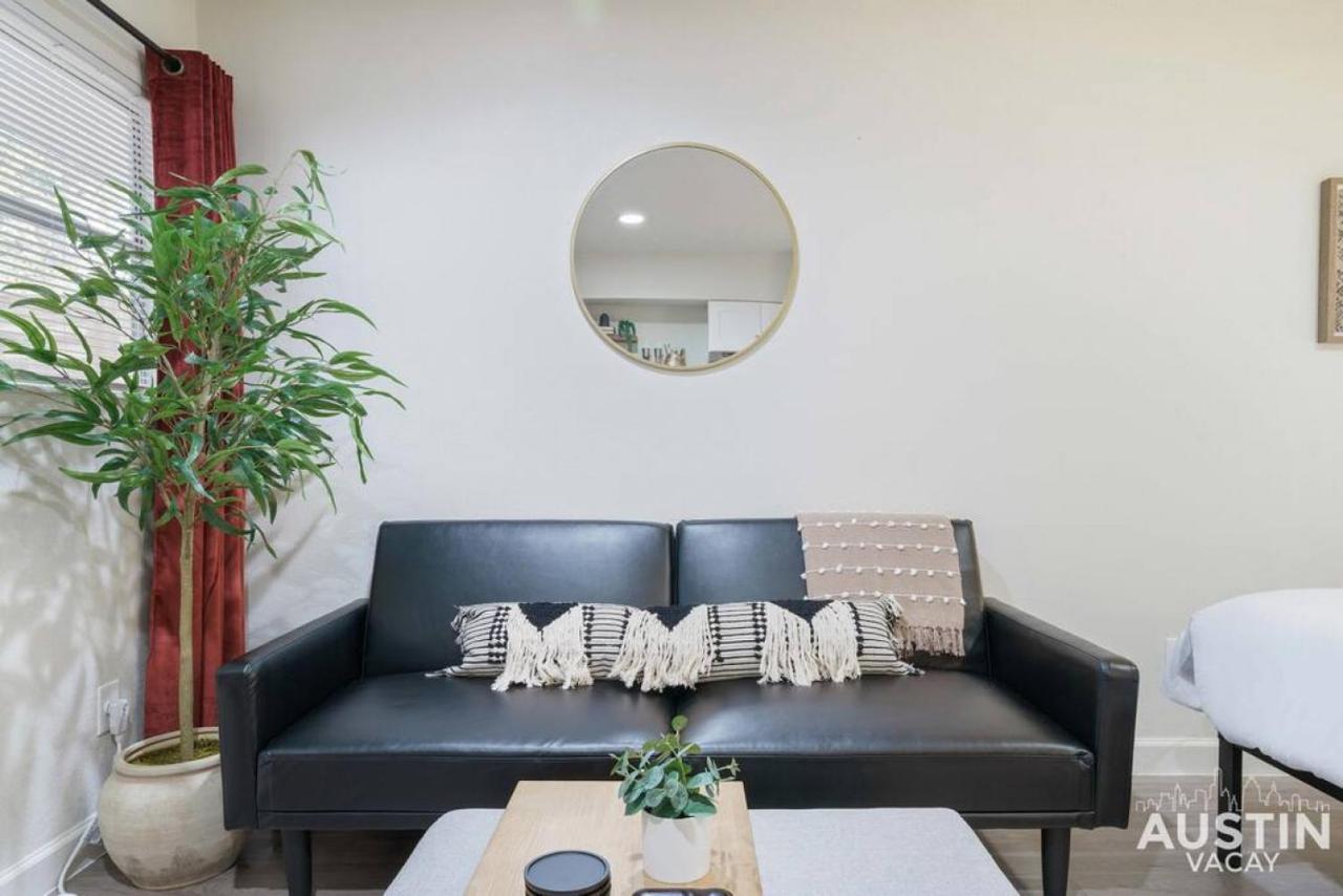 Cozy Newly Renovated King Sofa Bed And Smart Tv Apartment *