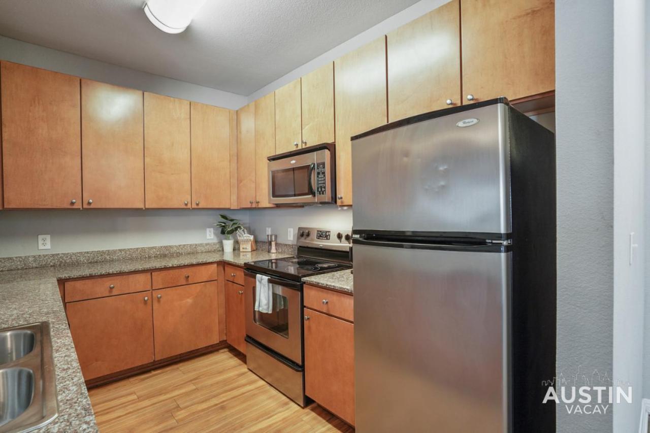 Apartment West Campus Pool And King Bedrooms Austin