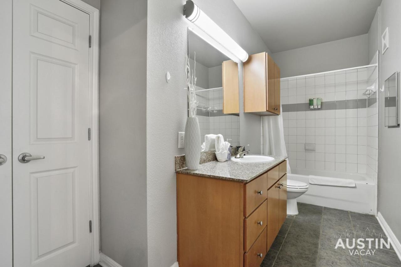 Apartment West Campus Pool And King Bedrooms
