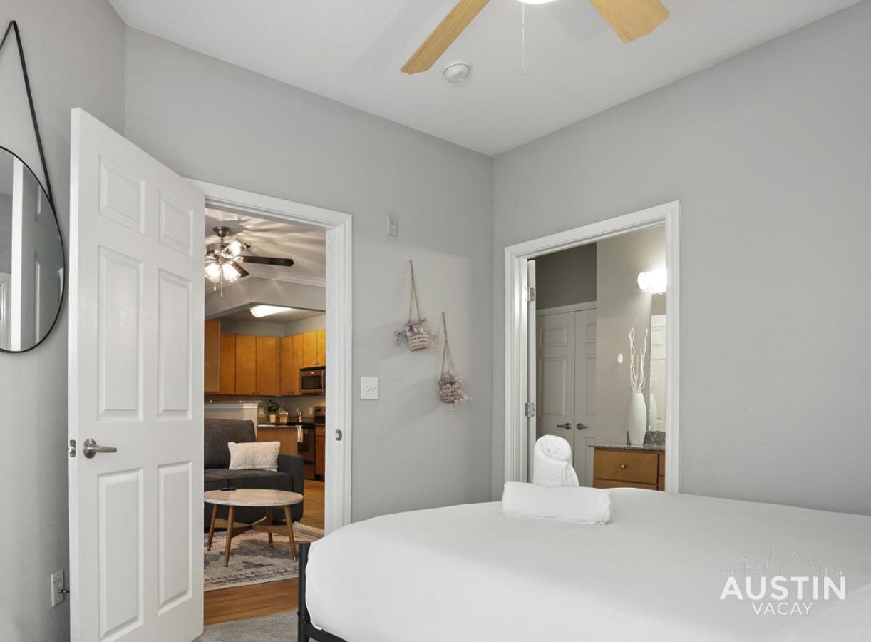 West Campus Pool And King Bedrooms Austin