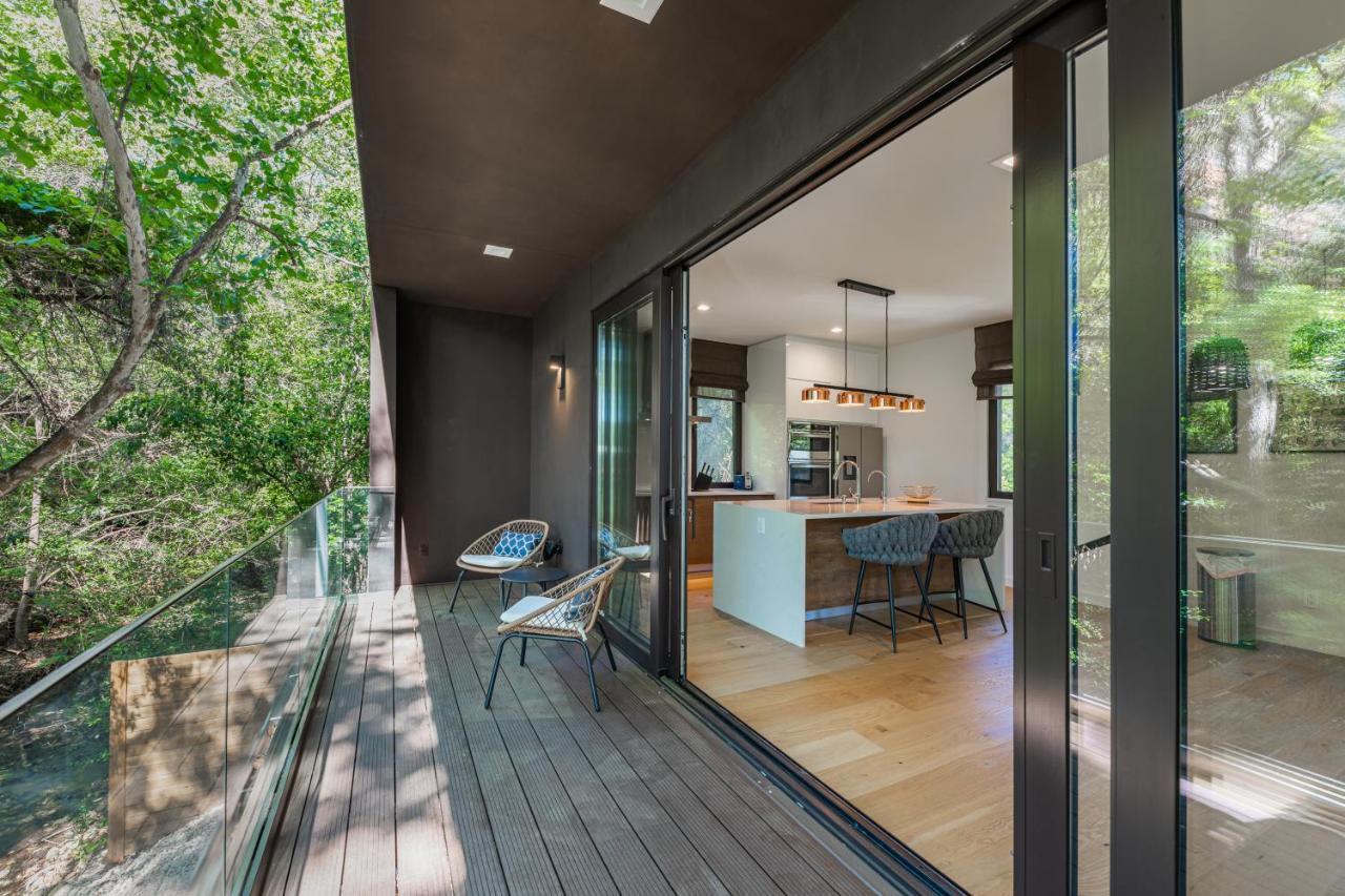 Modern Creek House Getaway In Lakeway Austin