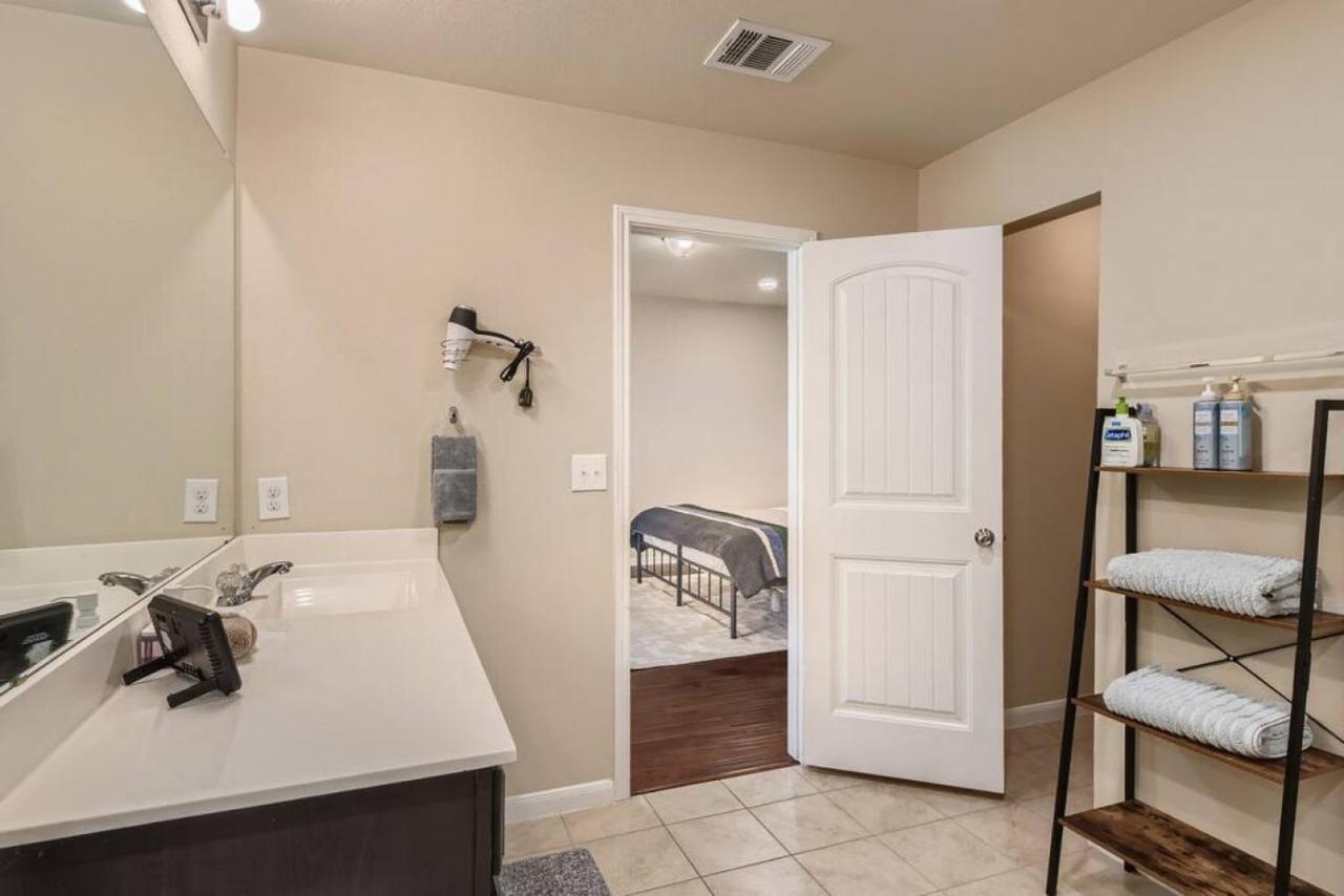 Serene 3br Retreat Near East Austin