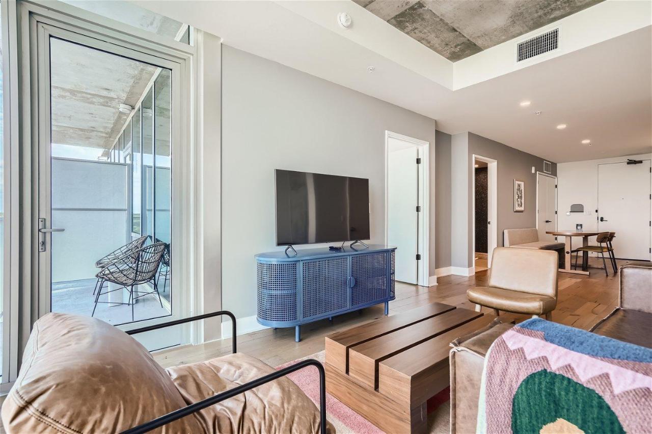 Modern Spacious Downtown - Pool - Kitchen Austin