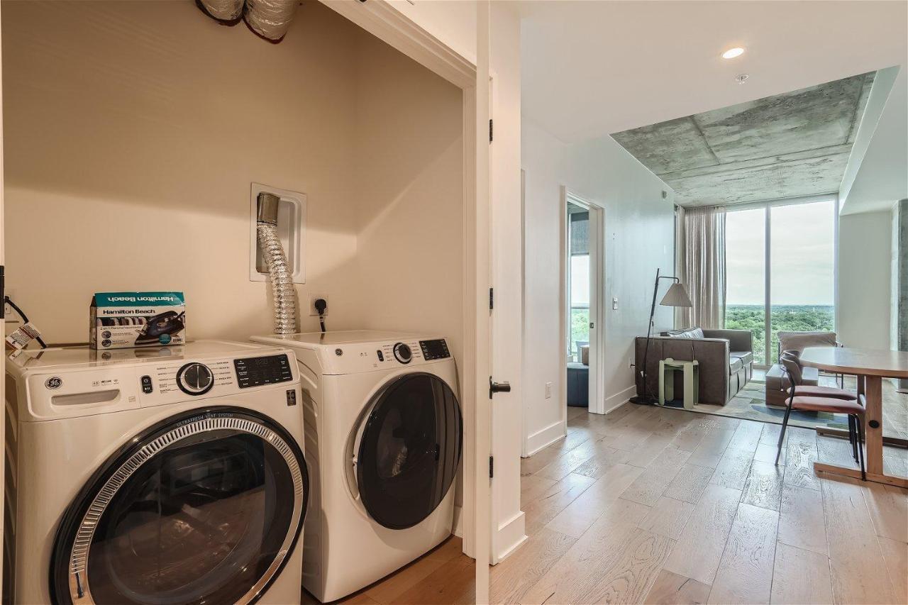 Modern Spacious Downtown - Pool - Kitchen Holiday home *