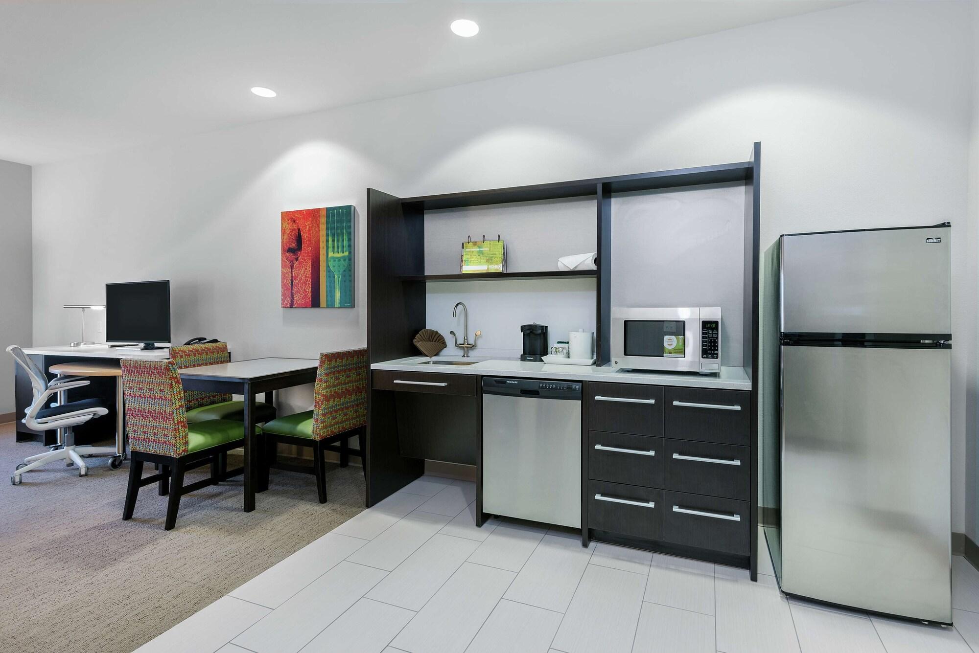 Hotel Home2 By Hilton Airport