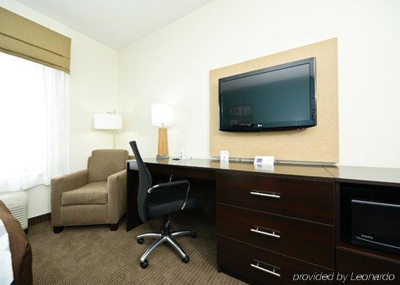 Sleep & North - I-35 2* Austin