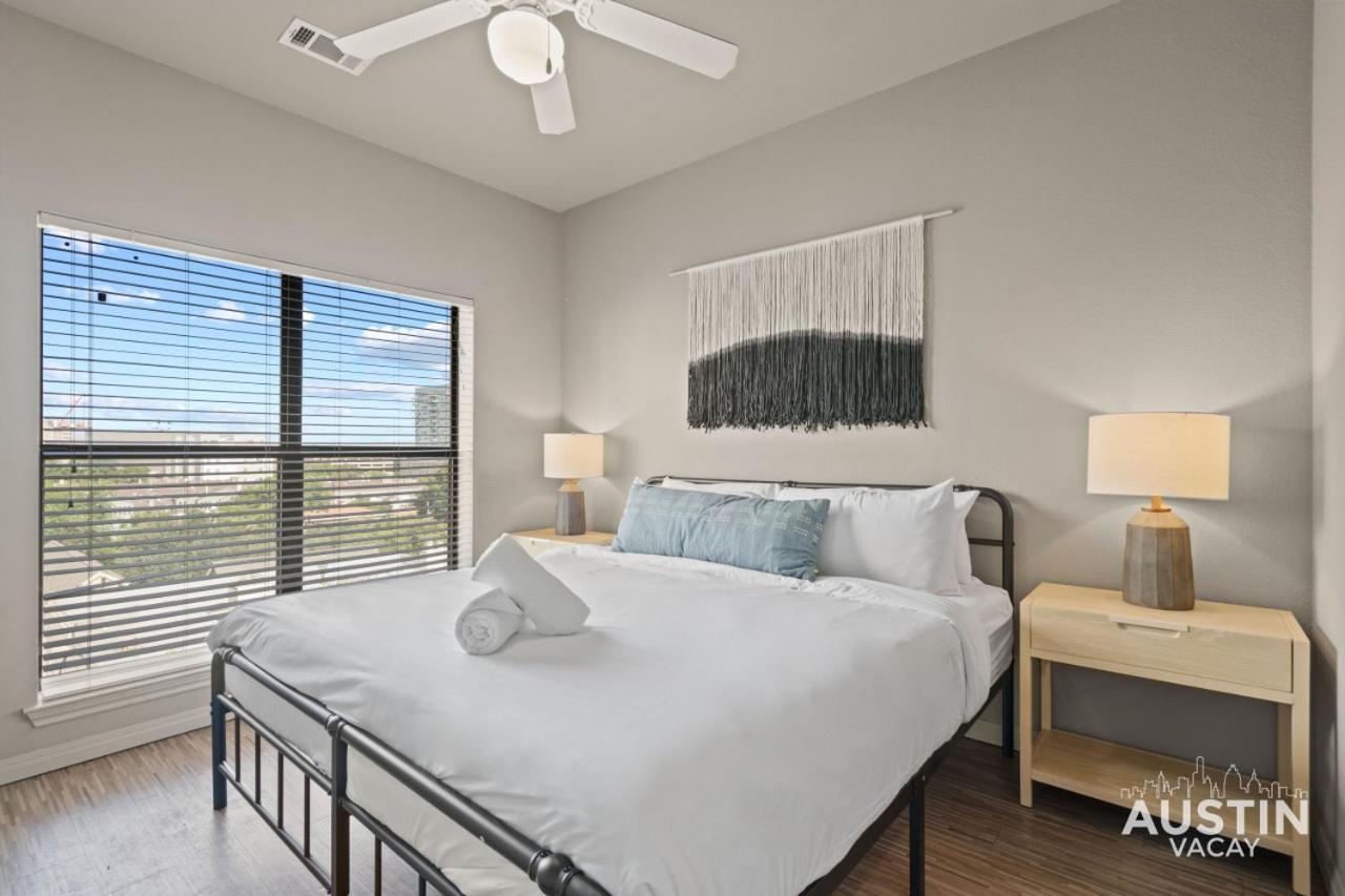 Apartment West Campus Oasis 2 Apts Accommodating 14 Guests Austin
