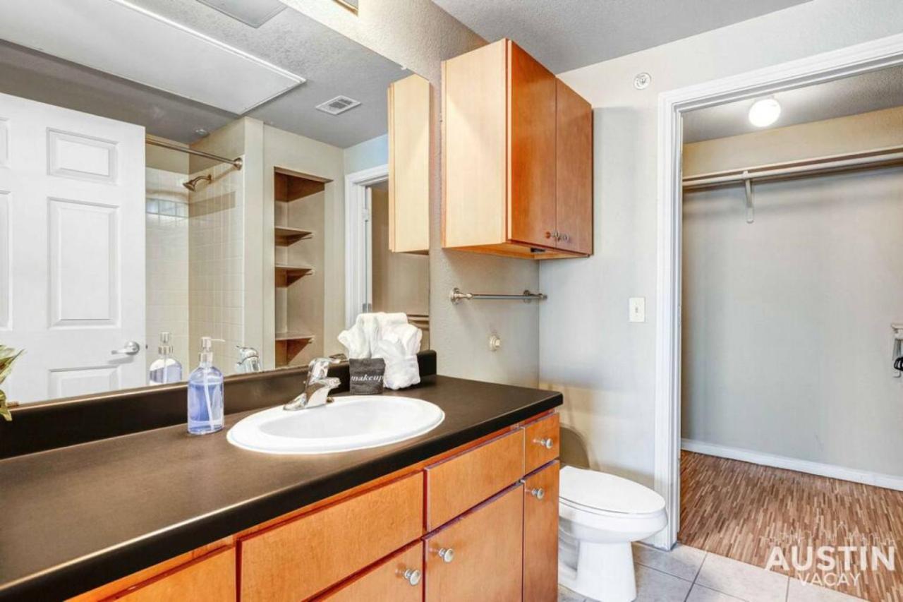 West Campus Oasis 2 Apts Accommodating 14 Guests Apartment