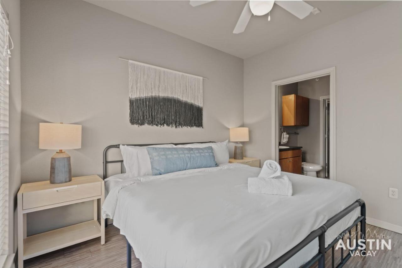 Apartment West Campus Oasis 2 Apts Accommodating 14 Guests Austin