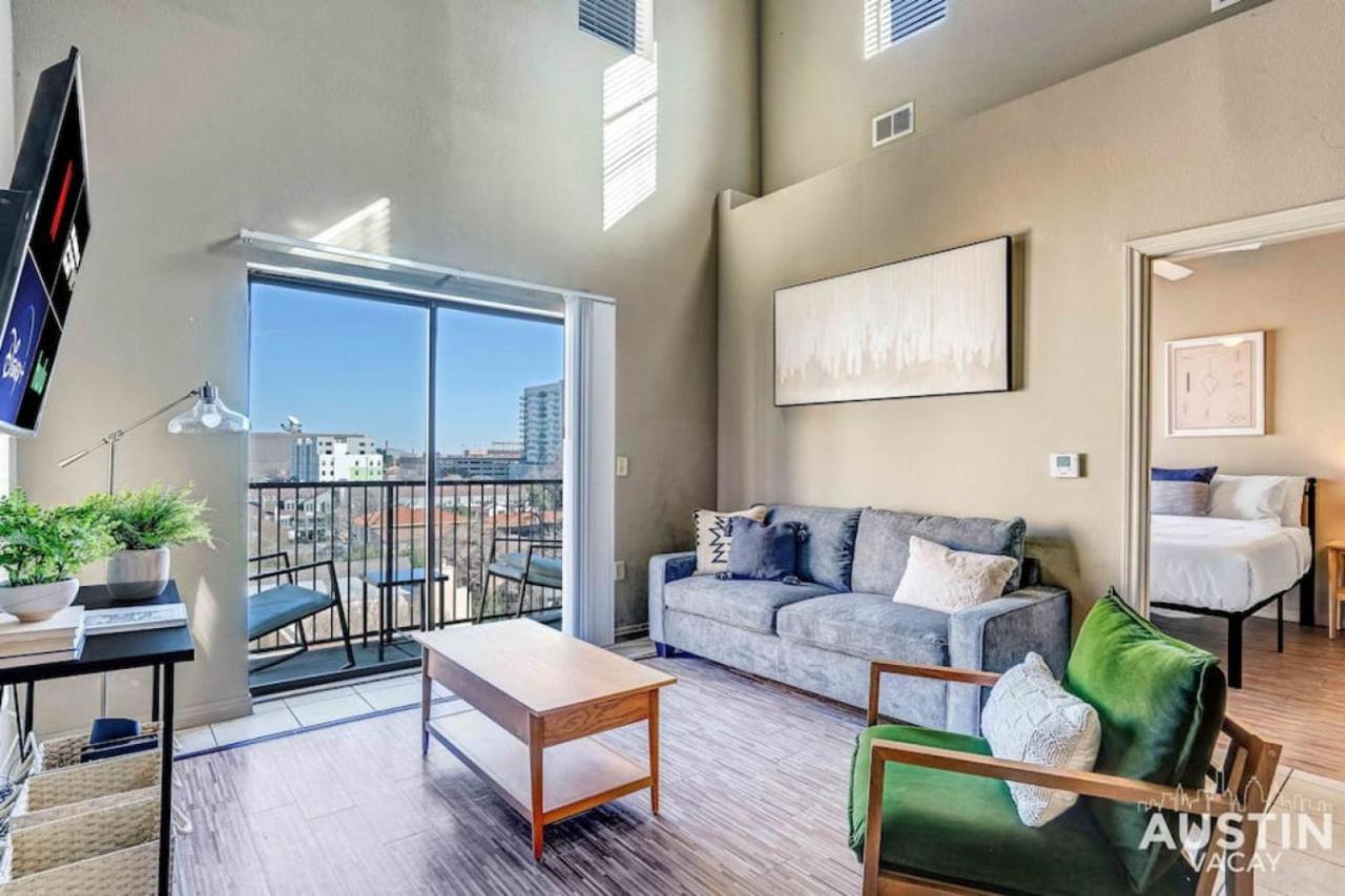 West Campus Oasis 2 Apts Accommodating 14 Guests * Austin