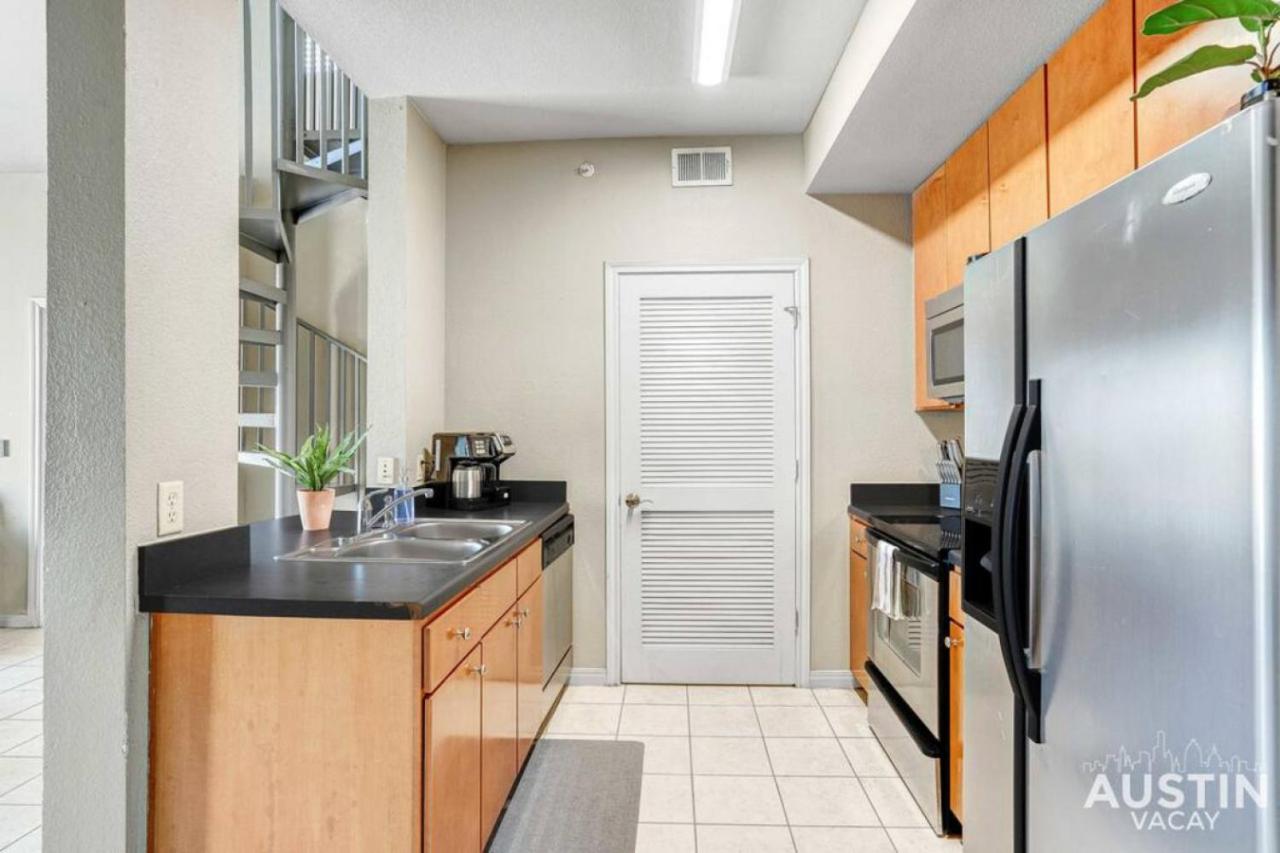 West Campus Oasis 2 Apts Accommodating 14 Guests Apartment Austin