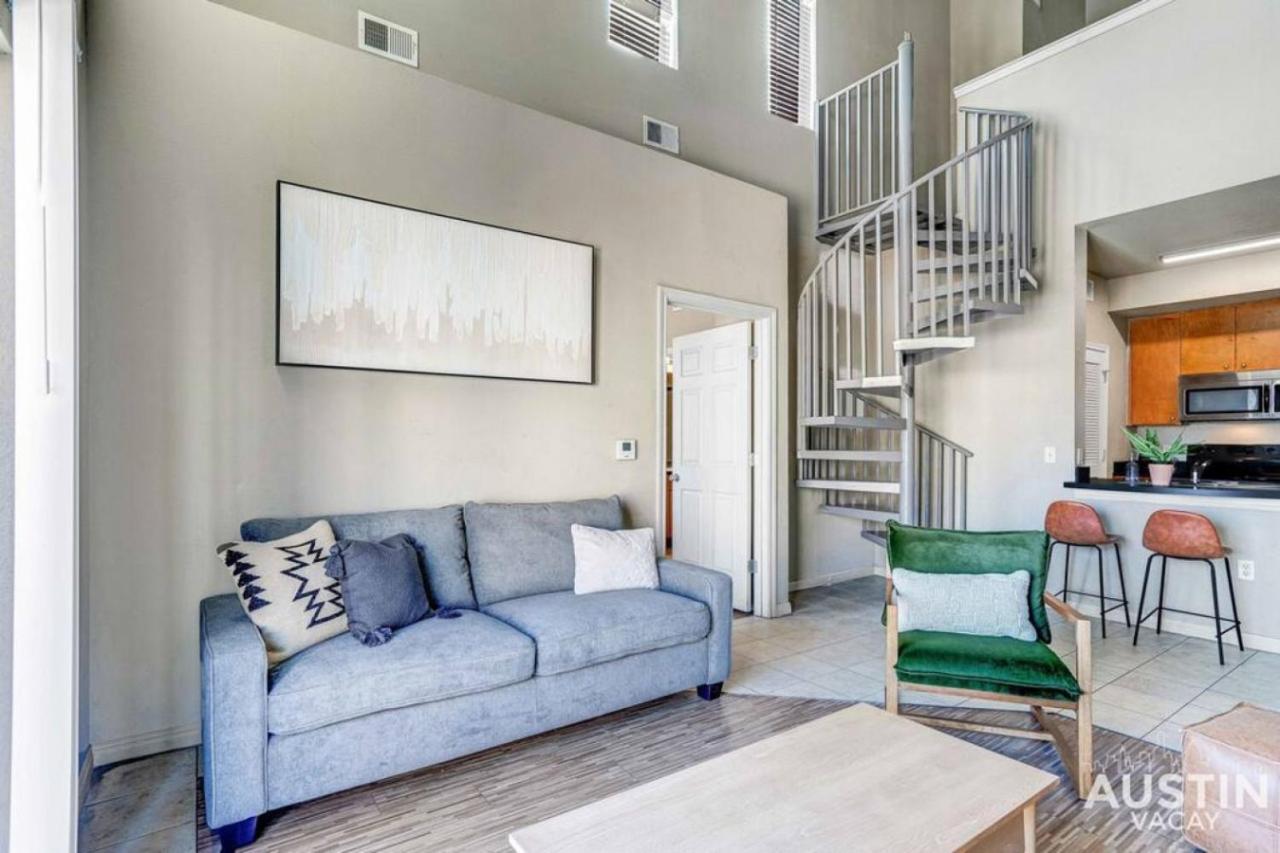 West Campus Oasis 2 Apts Accommodating 14 Guests Apartment