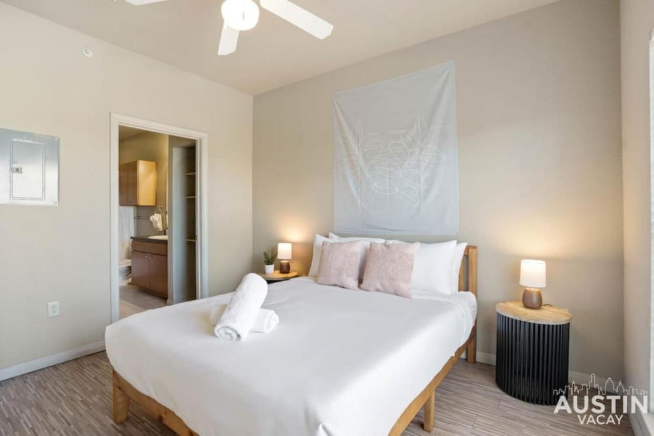 Apartment West Campus Oasis 2 Apts Accommodating 14 Guests Austin