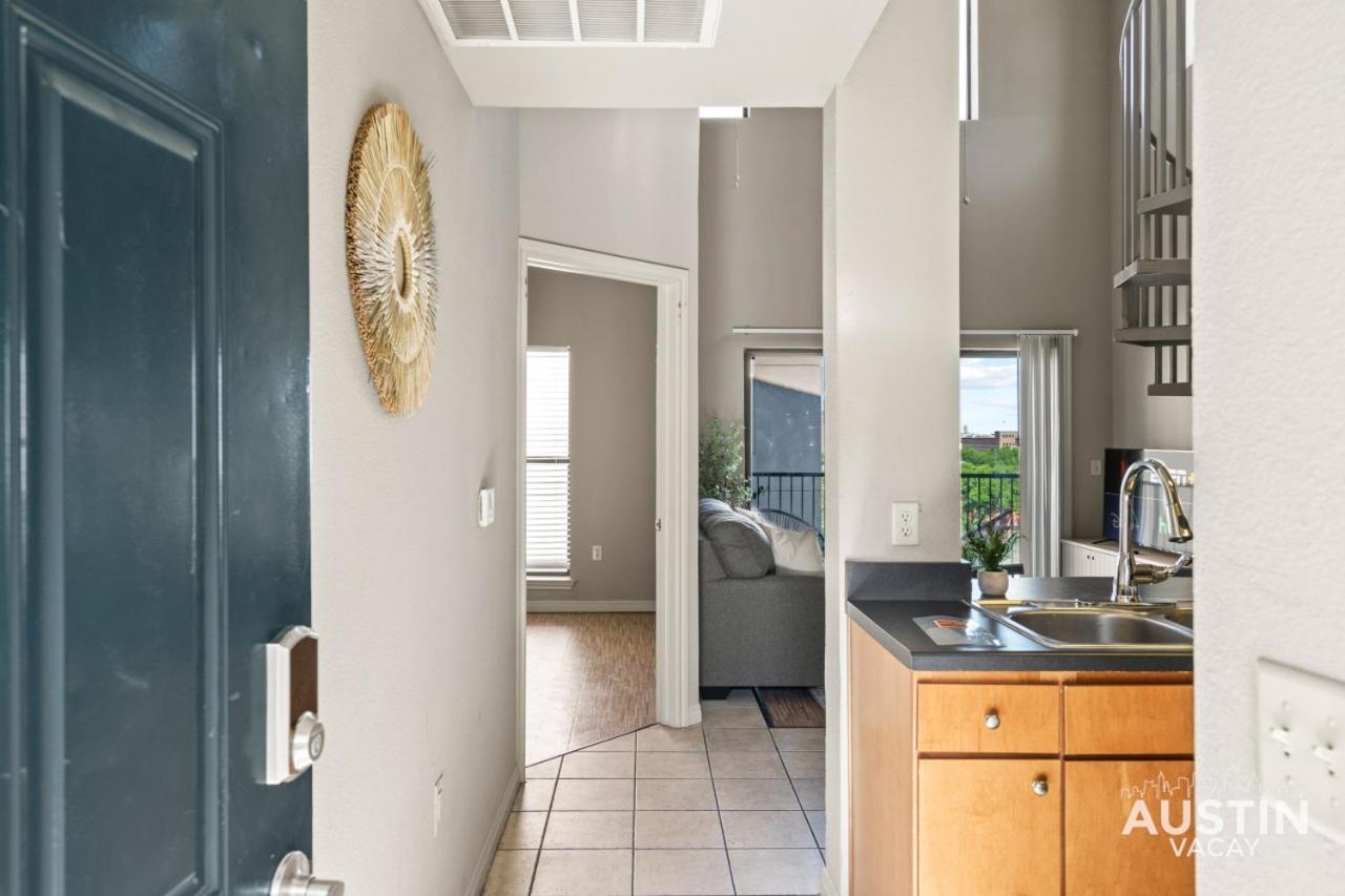 Apartment West Campus Oasis 2 Apts Accommodating 14 Guests *