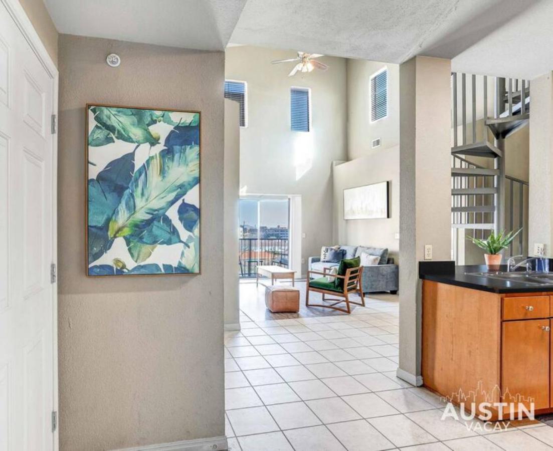 West Campus Oasis 2 Apts Accommodating 14 Guests Apartment *